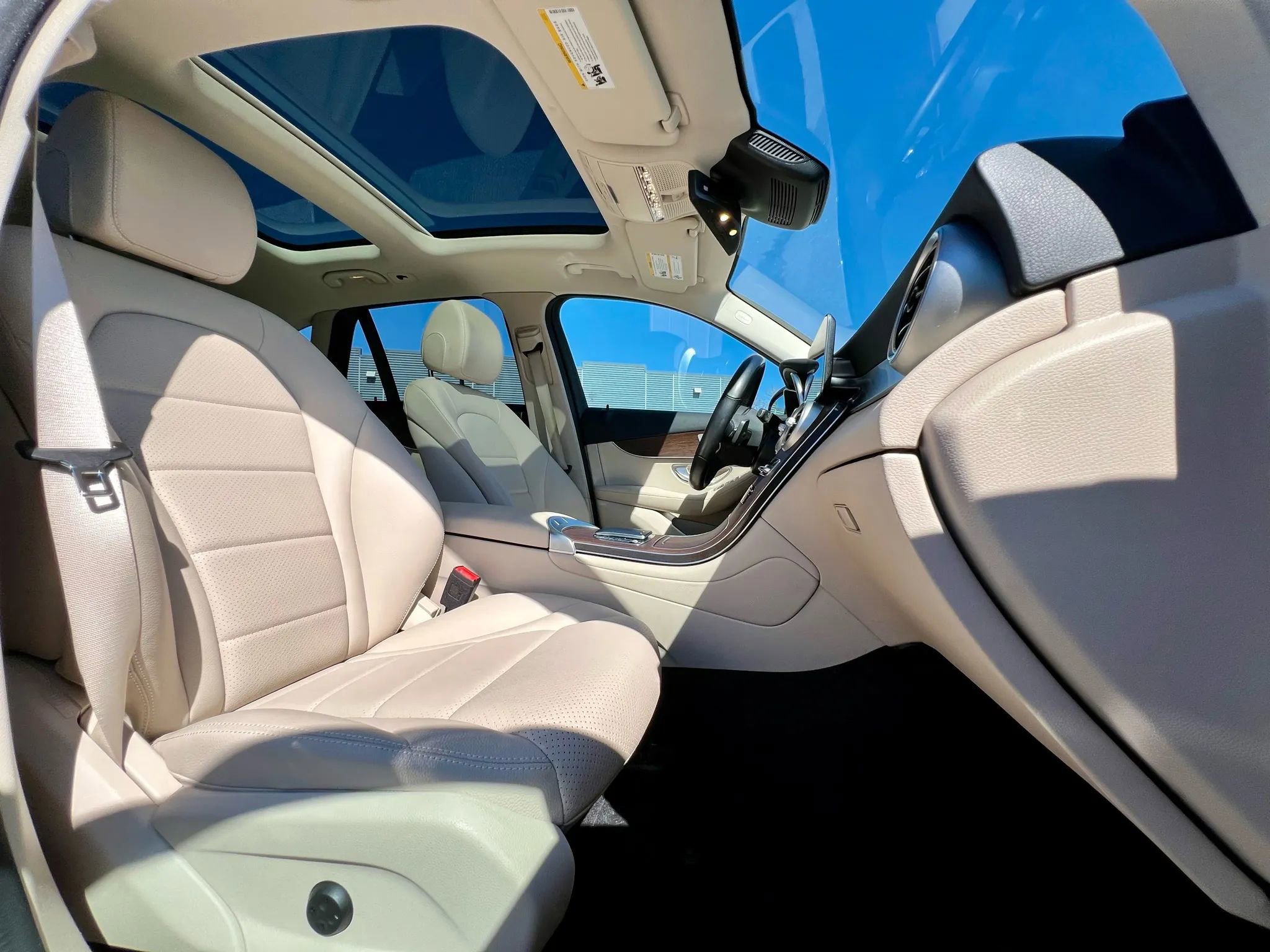 Used 2022 Mercedes-Benz GLC 300 4MATIC w/ Multimedia Package Lite image 23