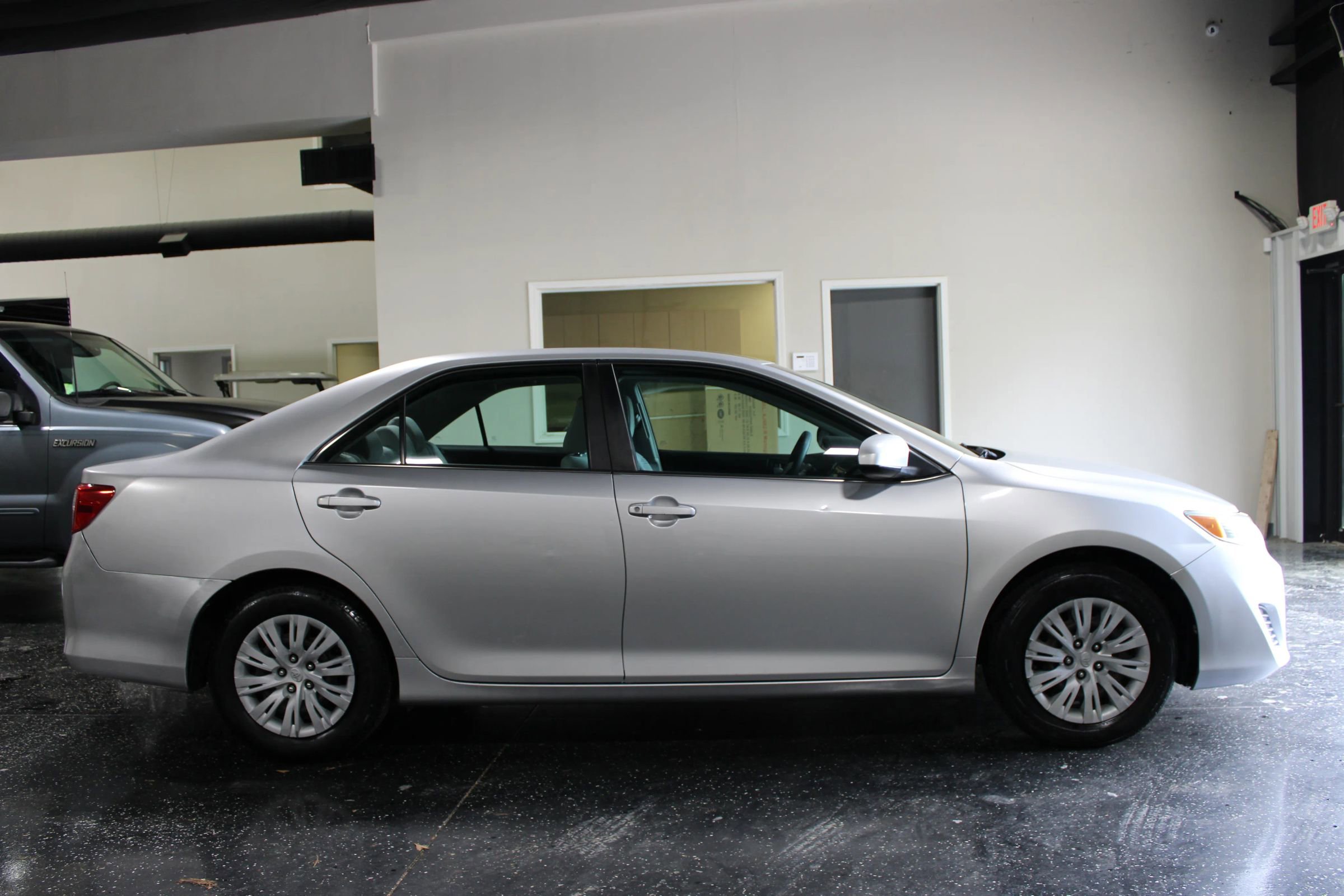 Used 2012 Toyota Camry L FWD image 2