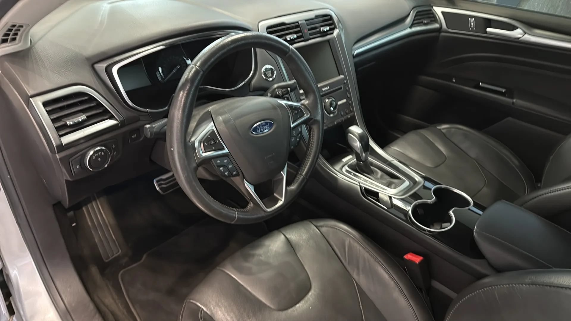 Used 2016 Ford Fusion Titanium AWD/4WD image 18