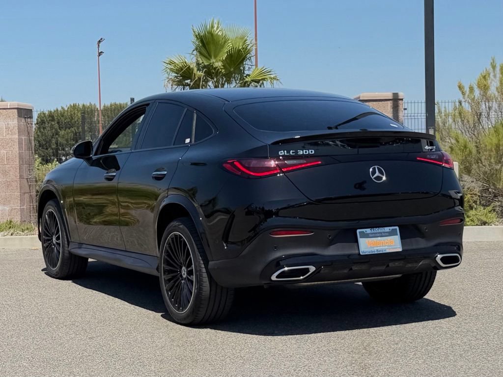 Used 2025 Mercedes-Benz GLC 300 4MATIC image 10