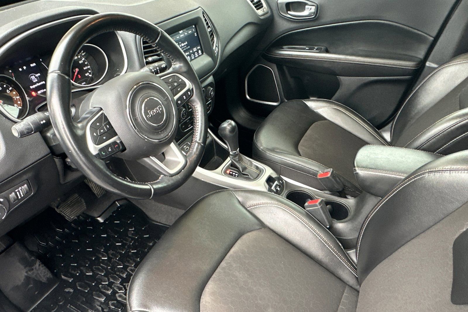 Used 2020 Jeep Compass Latitude image 10