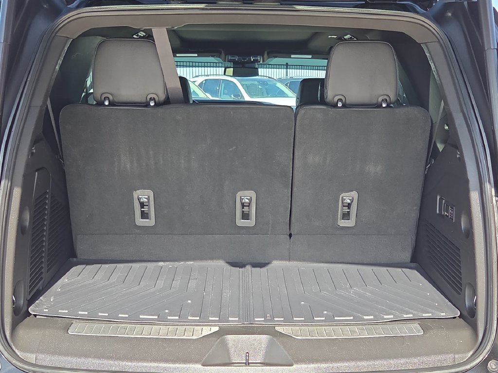 Used 2023 GMC Yukon Denali RWD image 12