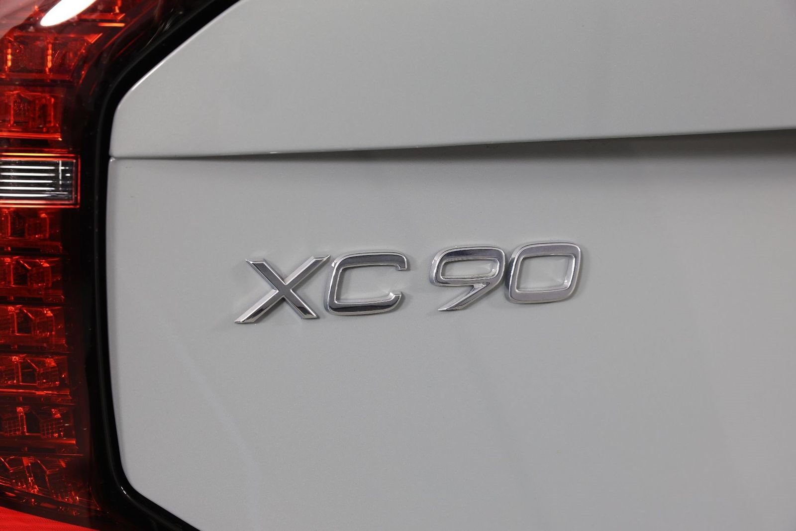New 2026 Volvo XC90 B5 Plus w/ Protection Package AWD/4WD image 16