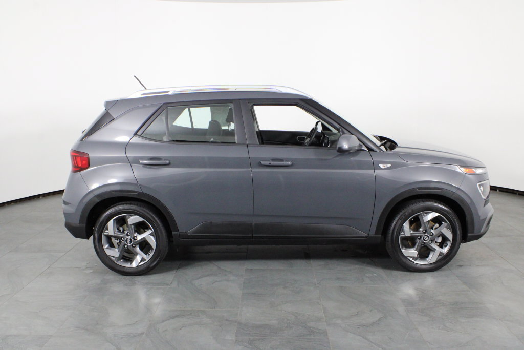 Certified 2025 Hyundai Venue SEL FWD image 12
