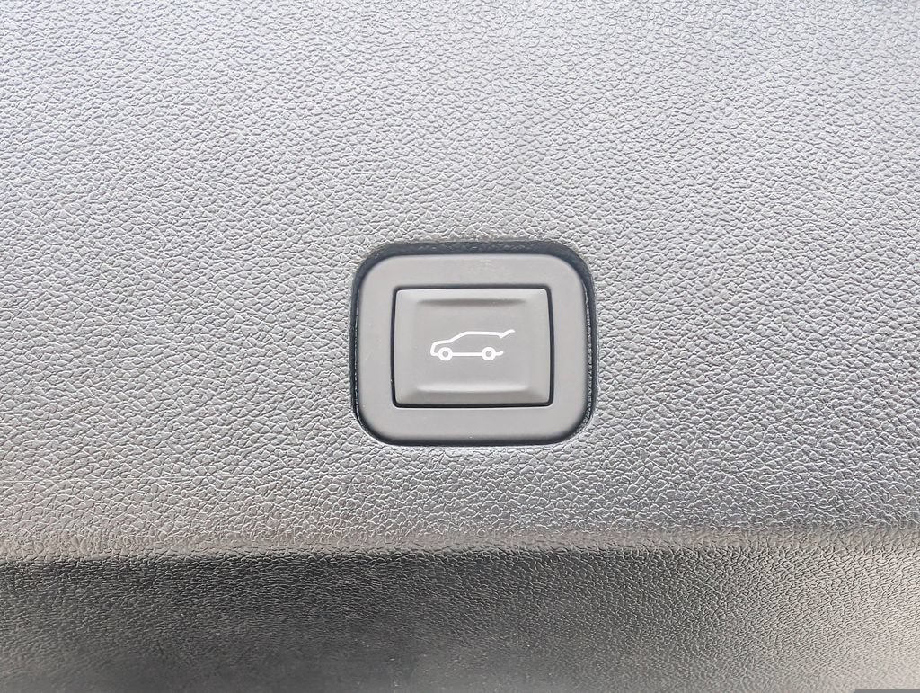 New 2025 Cadillac XT6 Luxury FWD image 20