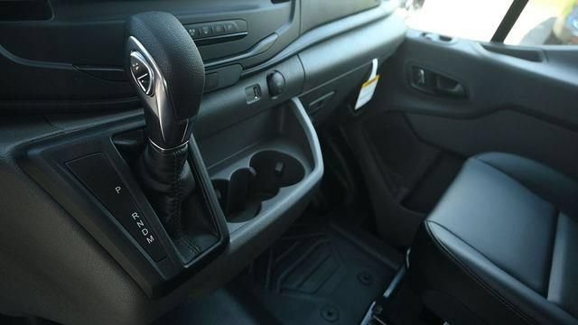 New 2026 Ford Transit 250 148 Medium Roof RWD image 18