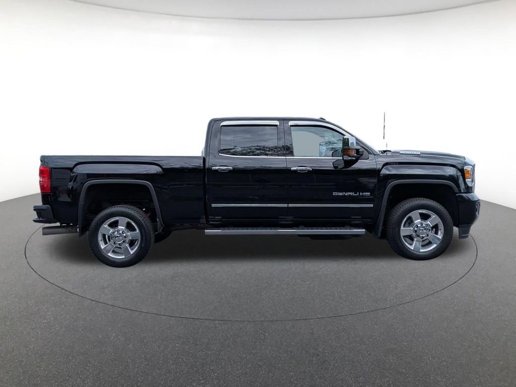 Used 2018 GMC Sierra 2500 Denali AWD/4WD image 4