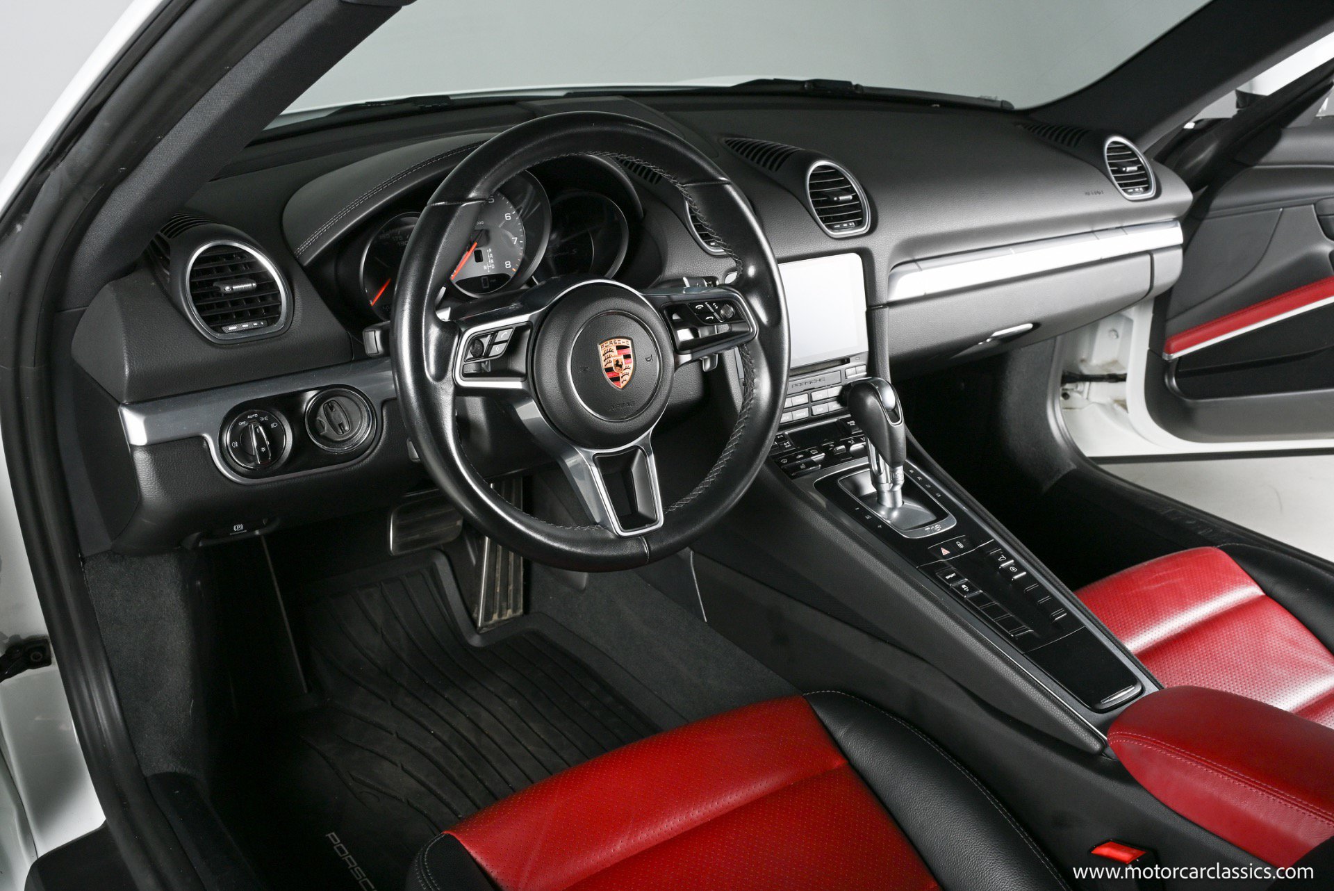 Used 2018 Porsche 718 Cayman S RWD image 29