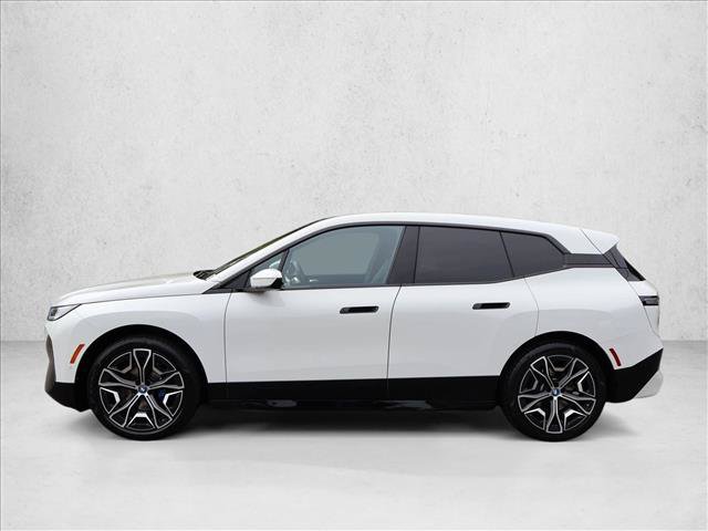 Used 2023 BMW iX xDrive50 w/ Sport Package AWD/4WD image 11