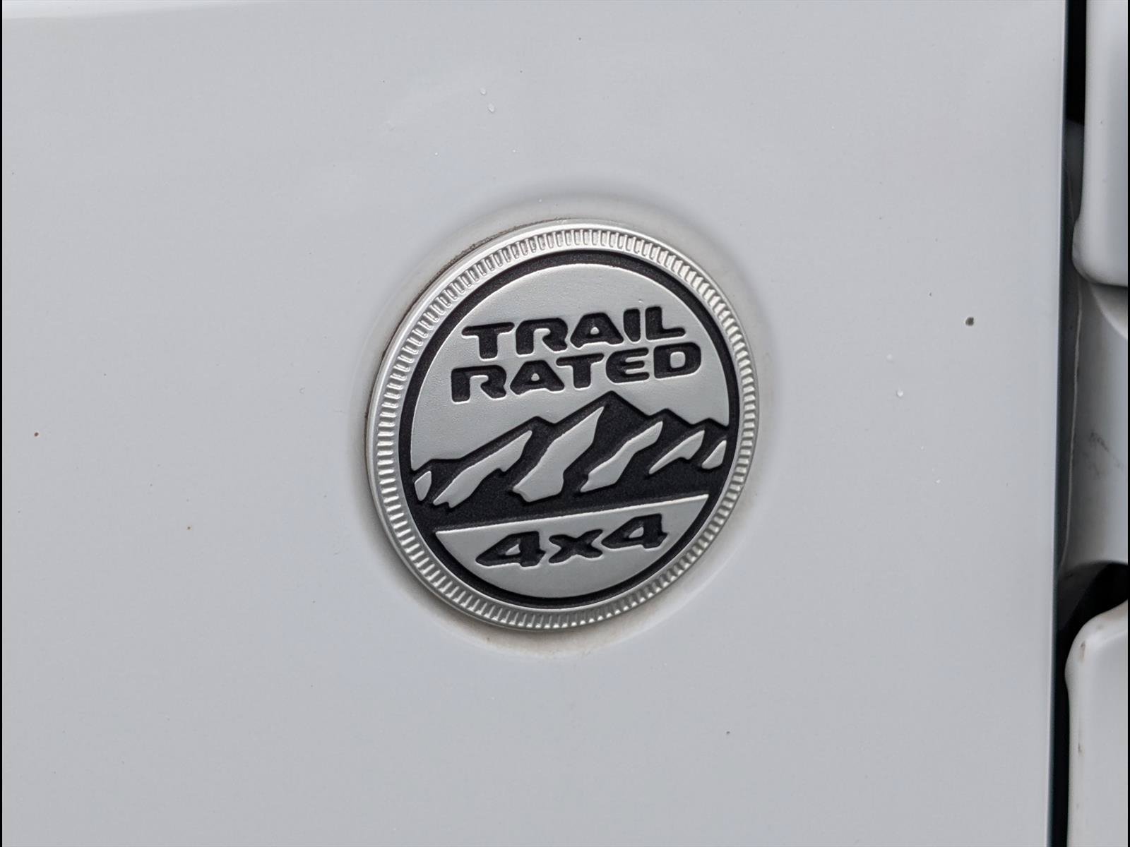 Used 2020 Jeep Gladiator Overland AWD/4WD image 8