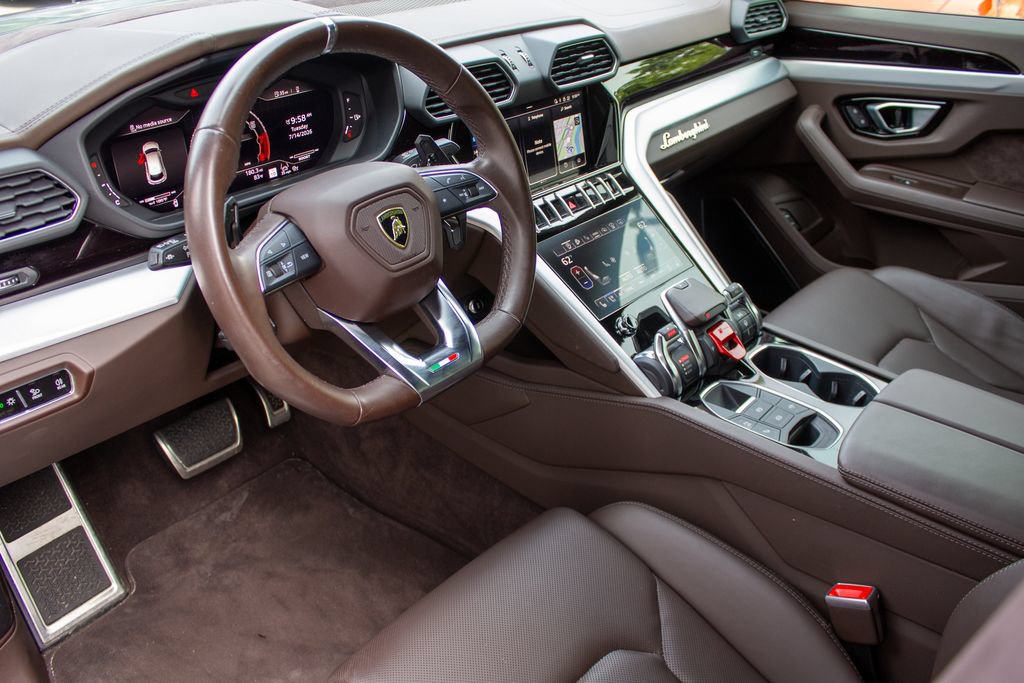 Used 2023 Lamborghini Urus S AWD/4WD image 9