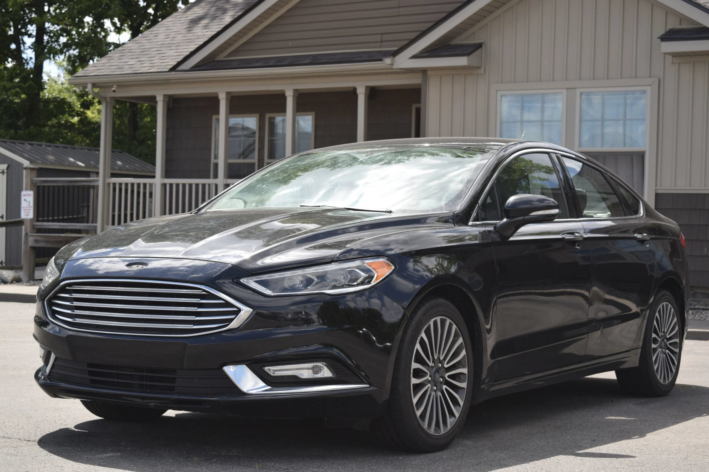 Used 2017 Ford Fusion SE w/ Fusion SE Technology Package