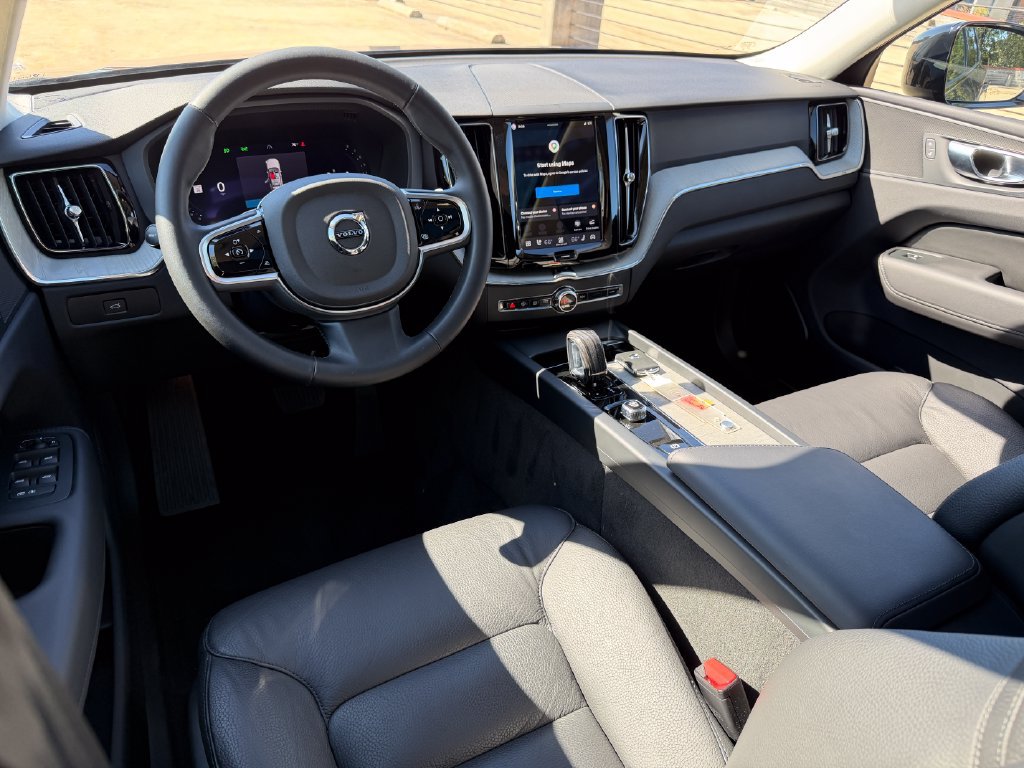 Certified 2025 Volvo XC60 B5 Plus w/ Protection Package Premier AWD/4WD image 17