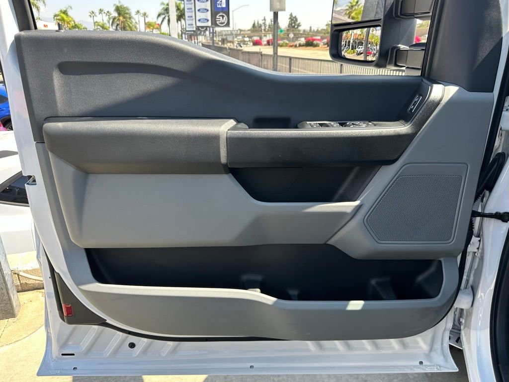 New 2026 Ford F250 XL w/ XL Chrome Package image 12
