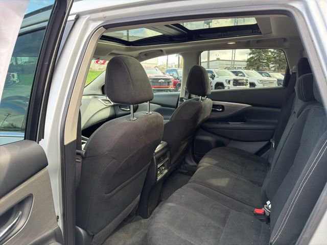 Used 2018 Nissan Murano SV w/ Premium Package image 16