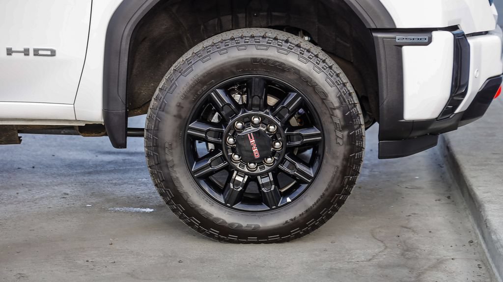 Used 2025 GMC Sierra 2500 AT4 AWD/4WD image 11