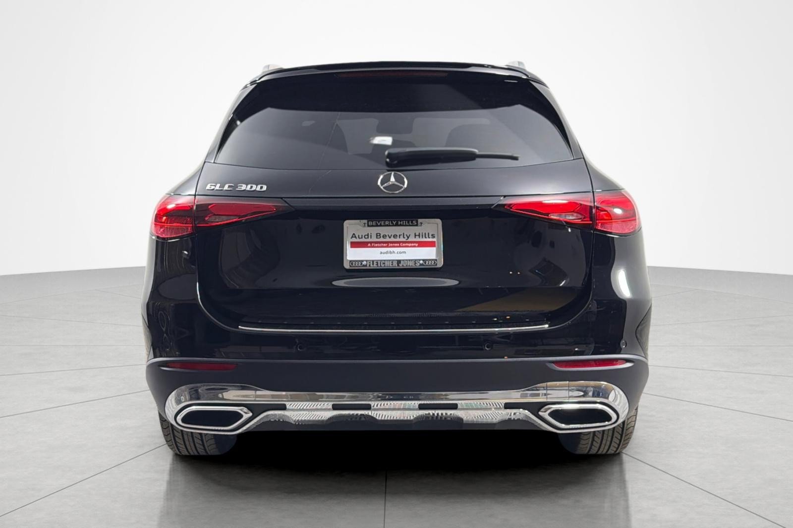 Used 2025 Mercedes-Benz GLC 300 image 4