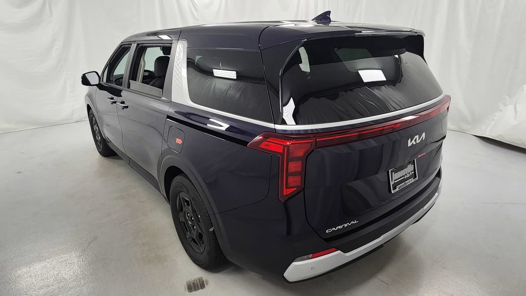 New 2027 Kia Carnival FWD image 5