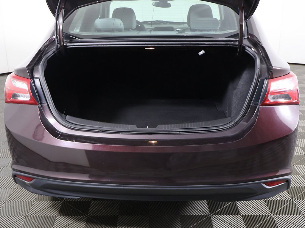 Used 2020 Chevrolet Malibu LT image 12
