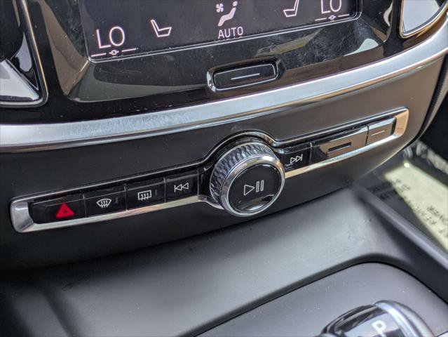 Used 2020 Volvo V60 T5 Cross Country AWD/4WD image 15
