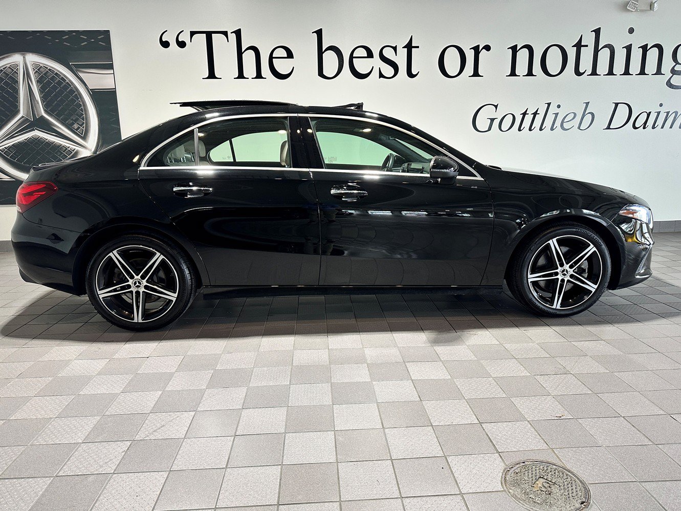Certified 2022 Mercedes-Benz A 220 4MATIC image 3