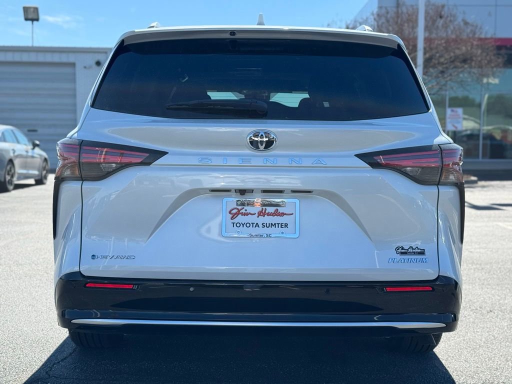 Used 2026 Toyota Sienna Platinum image 10