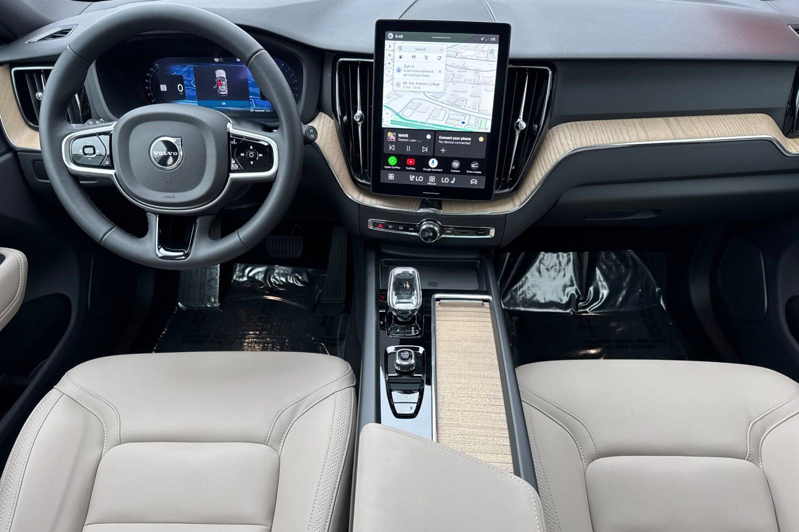 Certified 2026 Volvo XC60 B5 Plus w/ Climate Package PRO AWD/4WD image 13