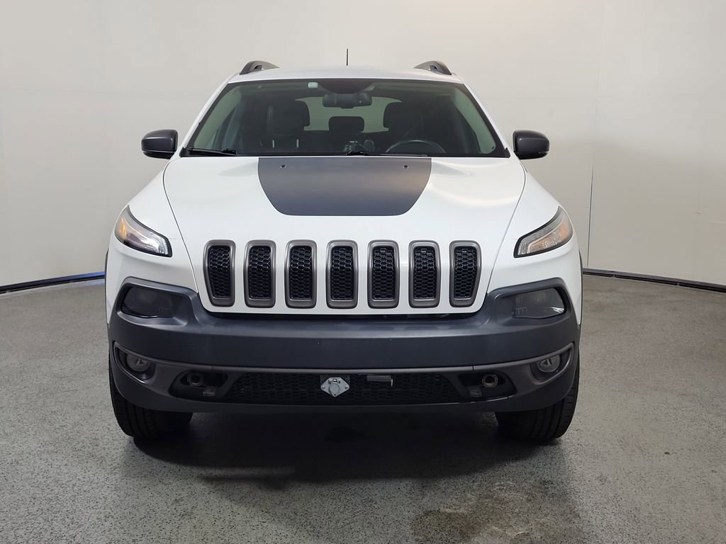 Used 2017 Jeep Cherokee Trailhawk AWD/4WD image 2