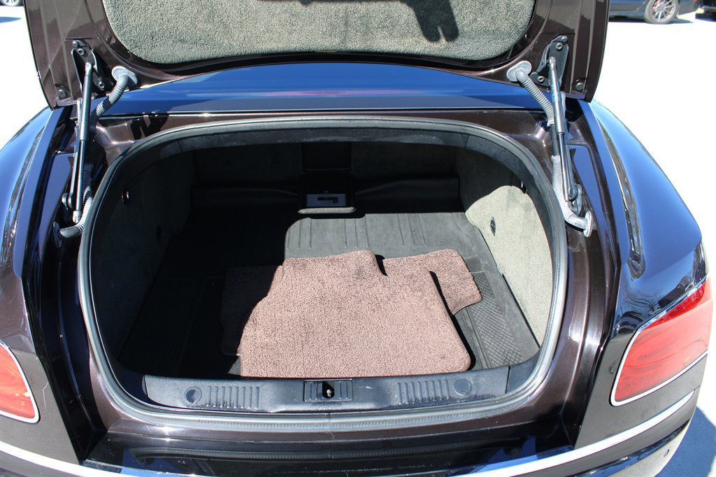 Used 2015 Bentley Flying Spur W12 image 41