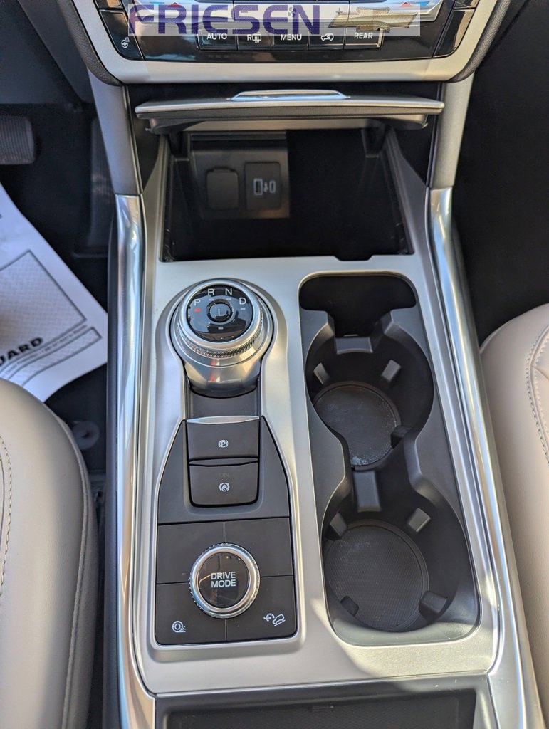 Used 2022 Ford Explorer XLT w/ Equipment Group 202A image 10