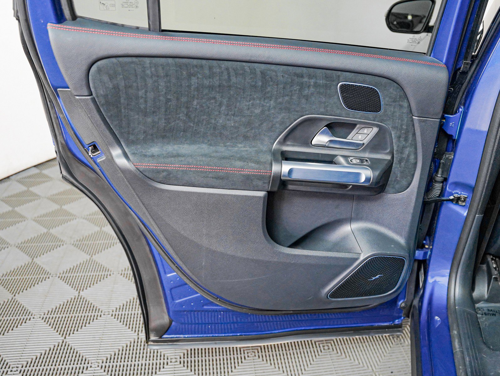 Certified 2024 Mercedes-Benz GLB 250 image 23