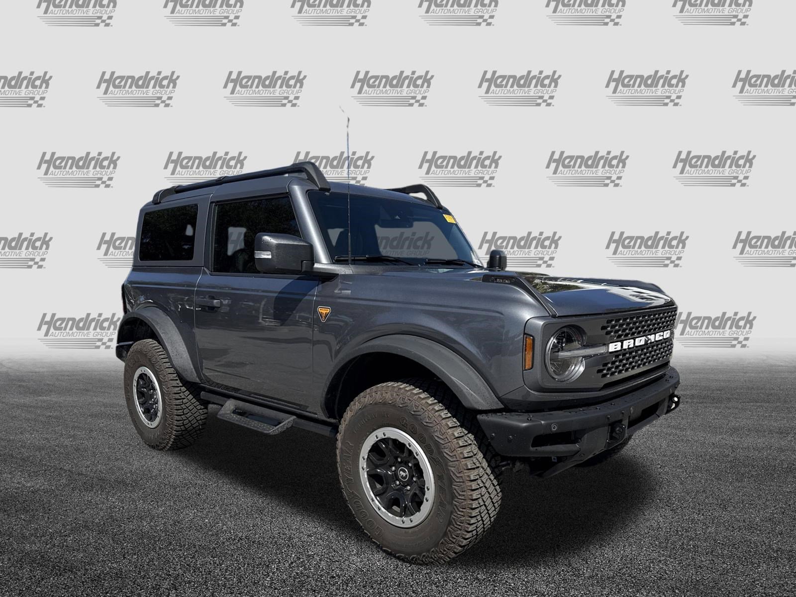Used 2024 Ford Bronco Badlands image 2