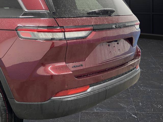 New 2026 Jeep Grand Cherokee Altitude image 36