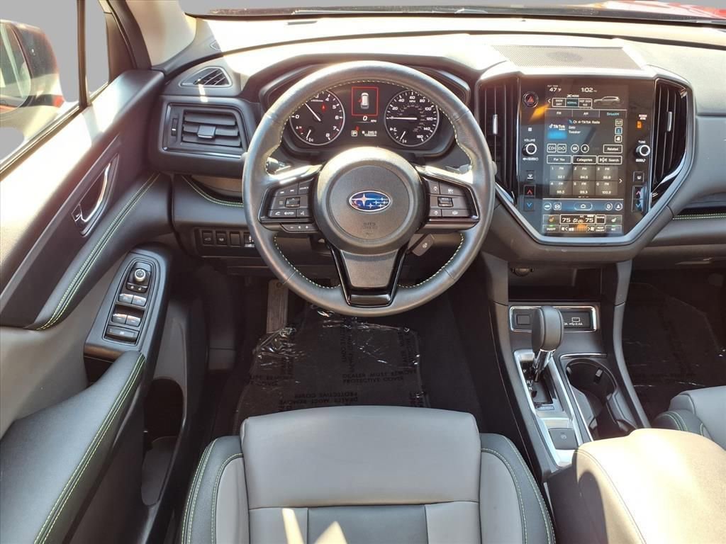 Used 2024 Subaru Ascent Onyx Edition image 4