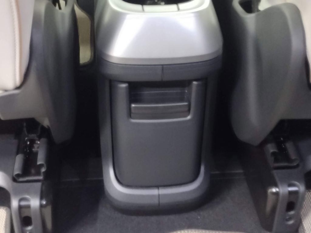 New 2025 Volkswagen ID. Buzz 1st Edition image 43