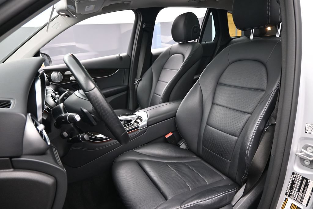 Used 2017 Mercedes-Benz GLC 300 4MATIC image 14