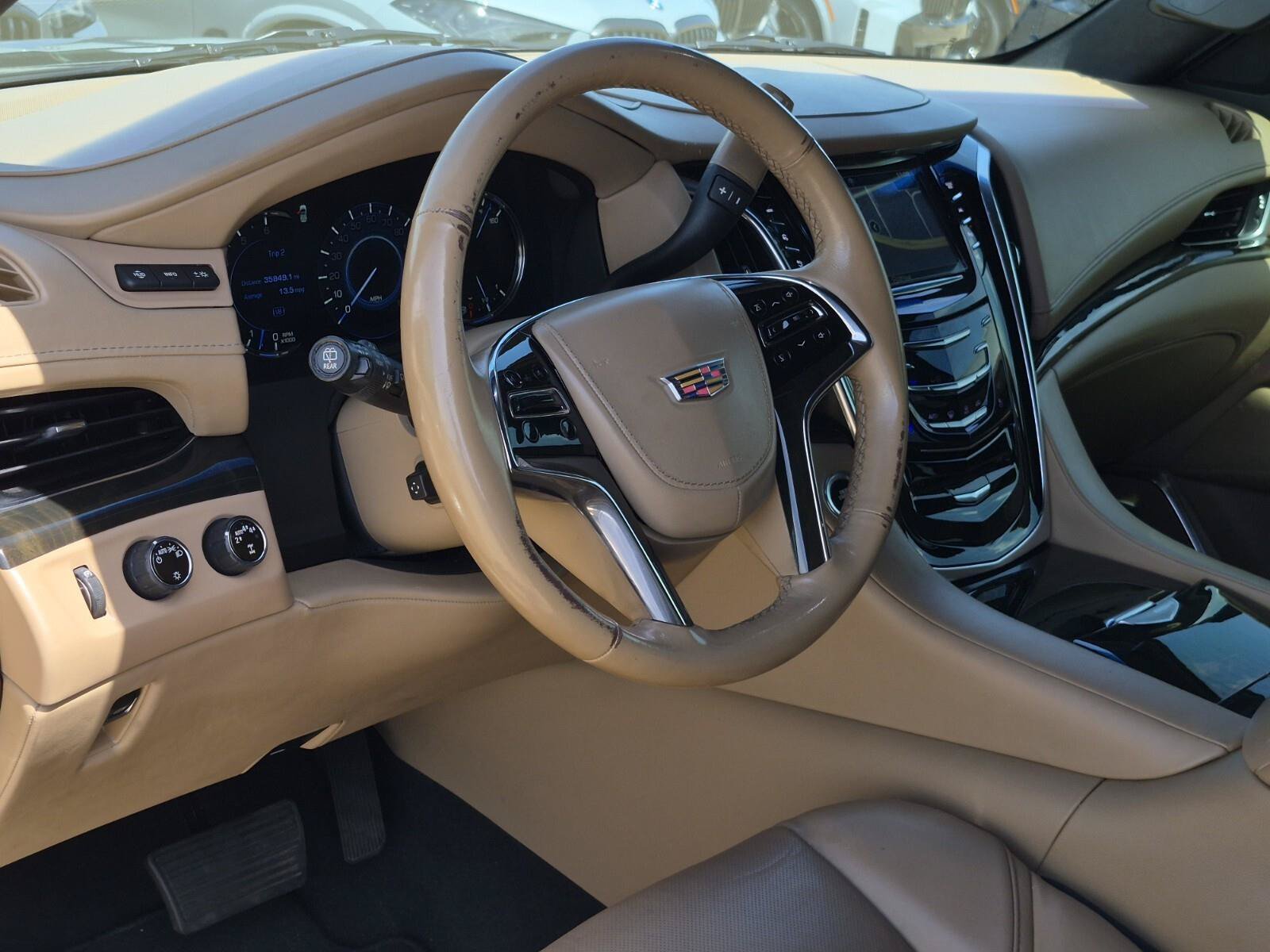 Used 2019 Cadillac Escalade ESV Platinum AWD/4WD image 11