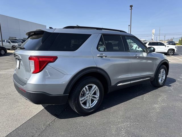 Used 2023 Ford Explorer XLT w/ Equipment Group 202A image 6