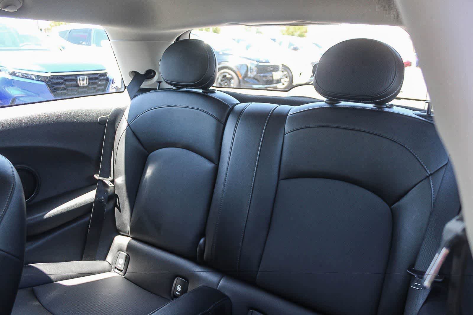 Used 2017 MINI Cooper 2-Door Hardtop FWD image 21