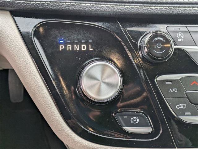 Certified 2024 Chrysler Pacifica Touring-L image 20