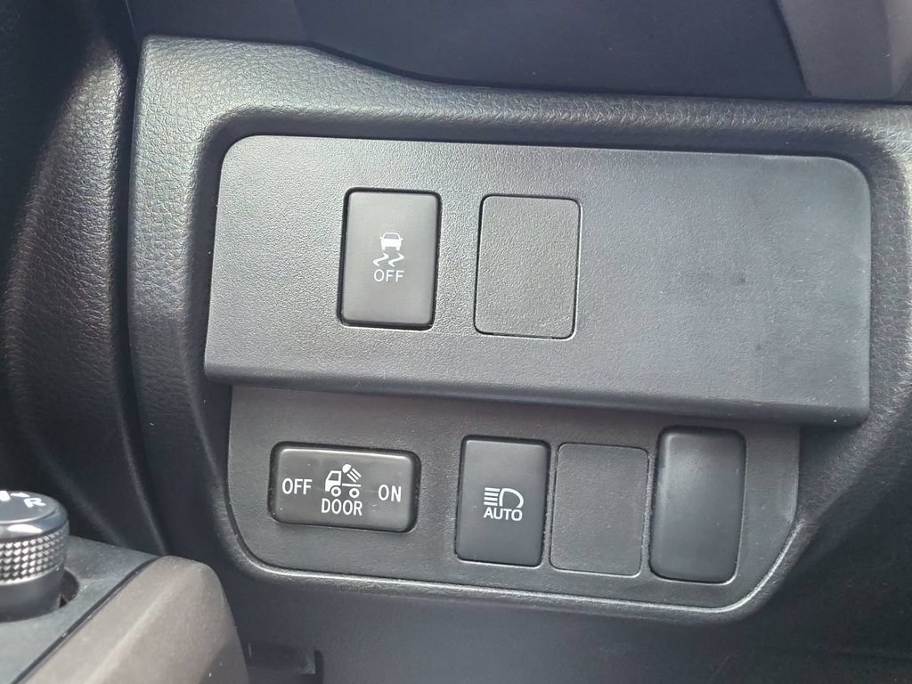 Used 2023 Toyota Tacoma SR5 w/ Technology Package AWD/4WD image 31