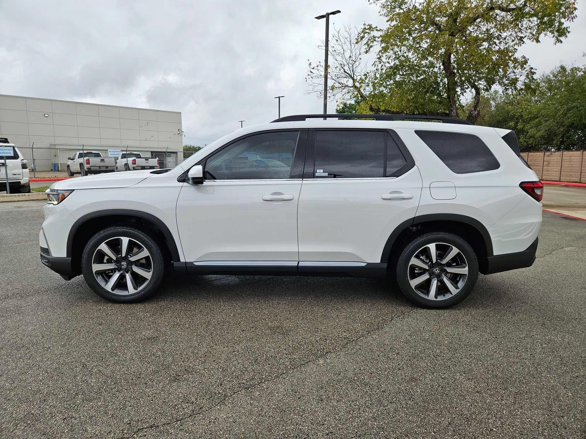 Used 2024 Honda Pilot Elite image 37