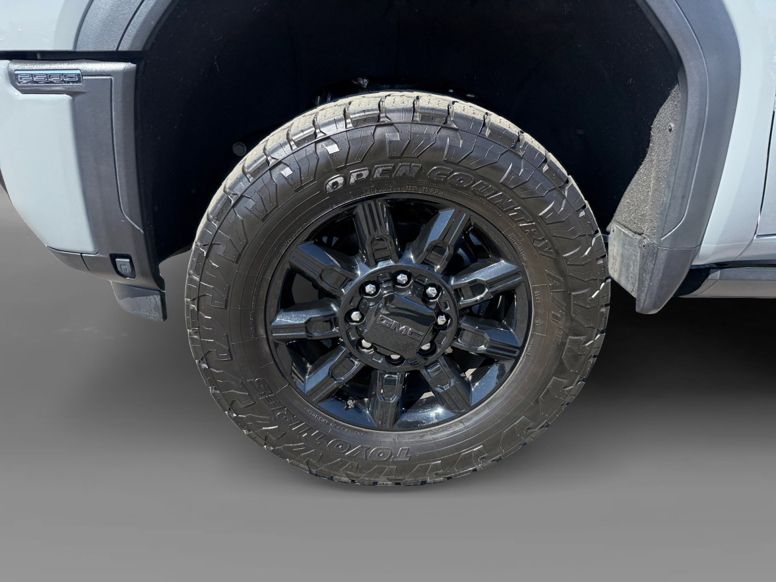 Used 2025 GMC Sierra 2500 AT4 w/ AT4 Premium Plus Package image 9