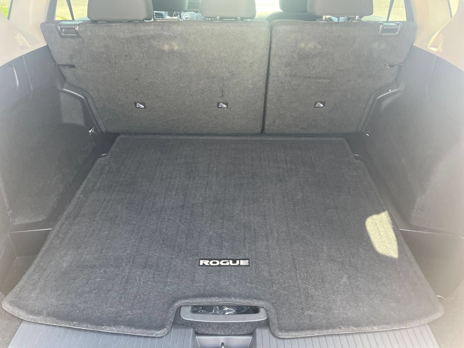 Used 2025 Nissan Rogue SV FWD image 33