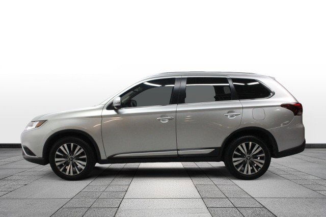 Used 2020 Mitsubishi Outlander SE image 4