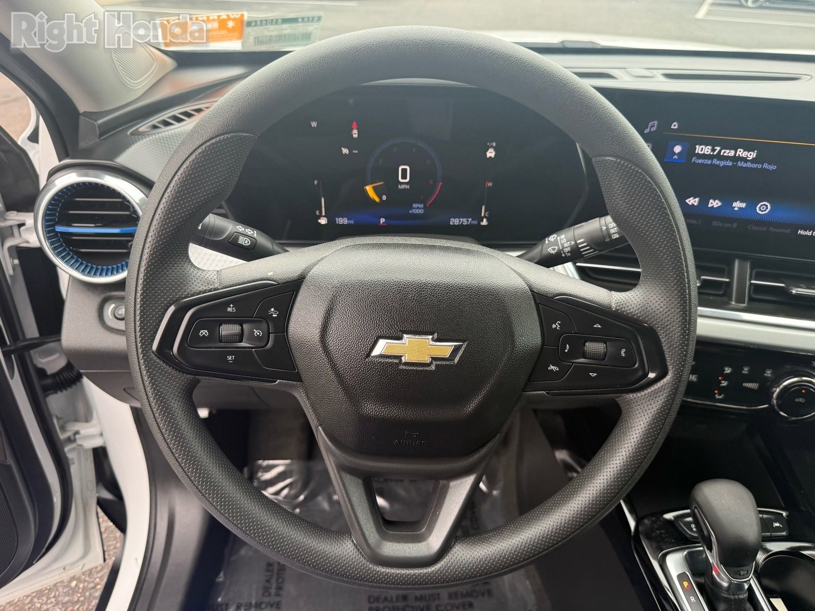 Used 2025 Chevrolet Trax LT image 15