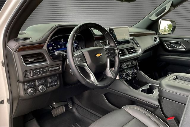 Used 2023 Chevrolet Tahoe Premier w/ Advanced Technology Package AWD/4WD image 16