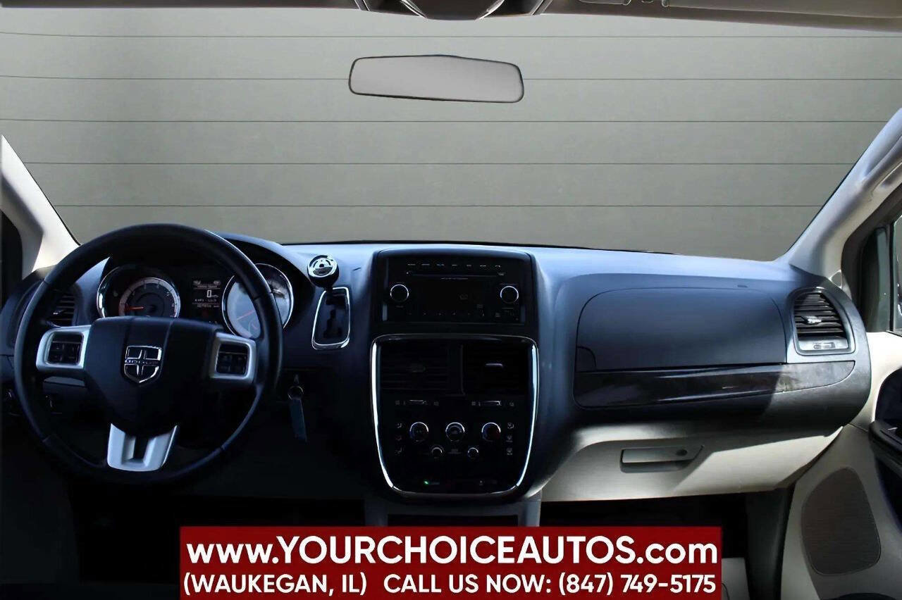 Used 2015 Dodge Grand Caravan SXT w/ Rear Park Assist Package image 21