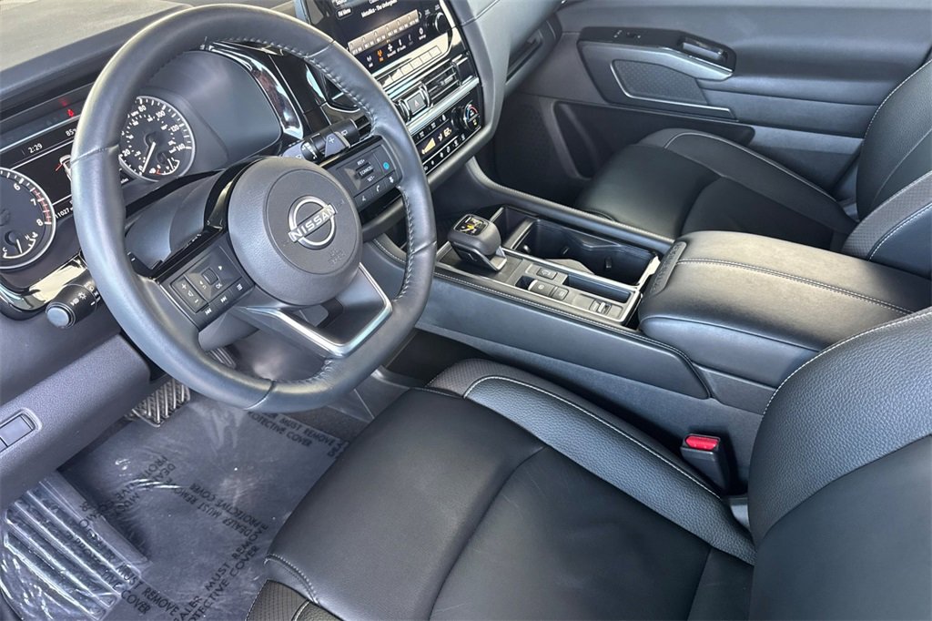 Certified 2024 Nissan Pathfinder SL image 11