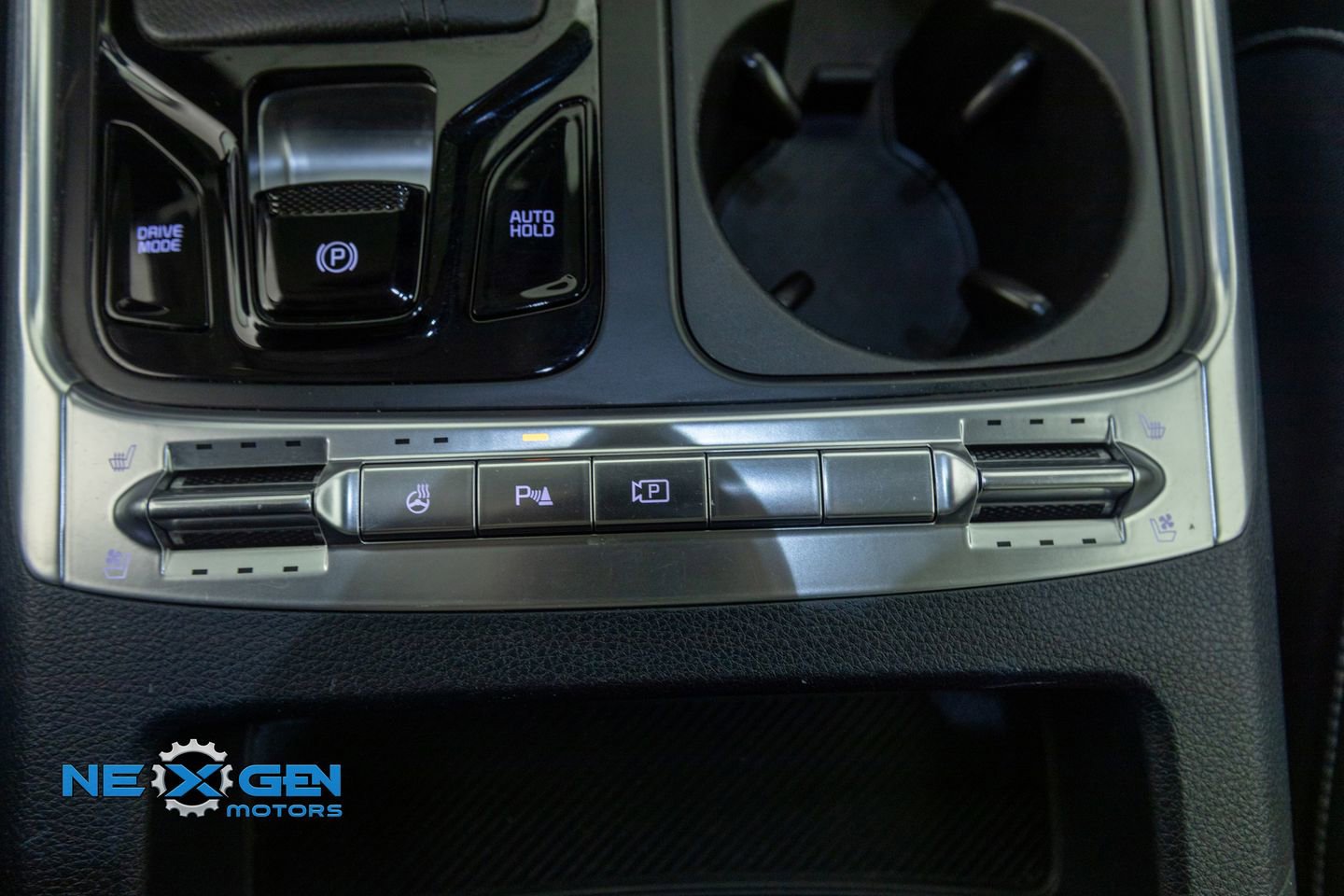 Used 2025 Kia Carnival SX Prestige FWD image 22